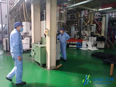 新吳區江溪企業“膜”力守護，精準保供衛生材料顯擔當